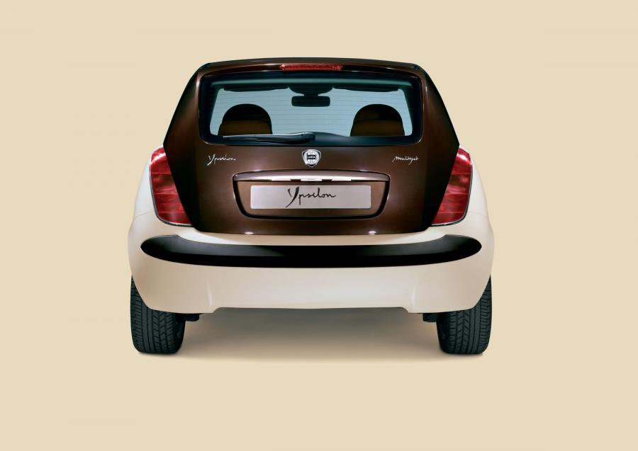  Lancia Ypsilon 2003 года  (фото 110 из 114)